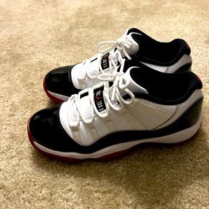 Jordan 11 Black/White/Red (Preowned) 7Y